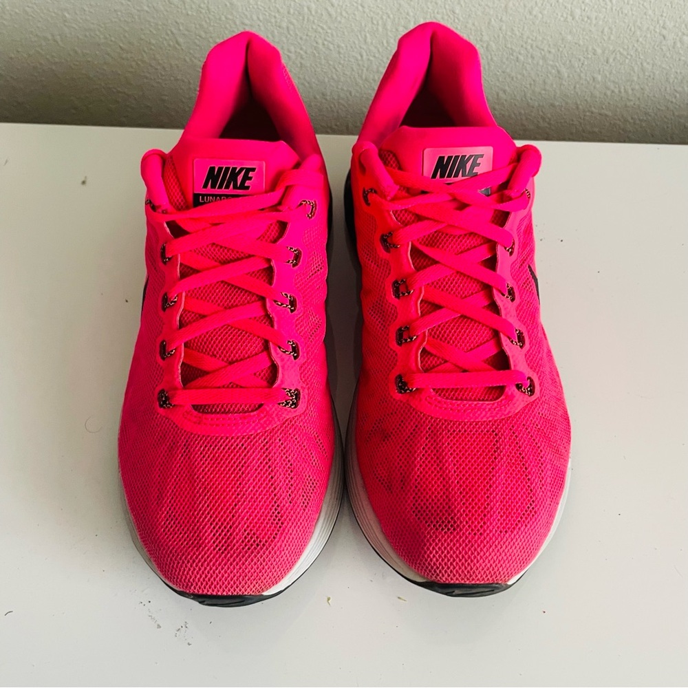 Nike Pink and Black Athletic Shoes Modern Design - Picture 8 of 11